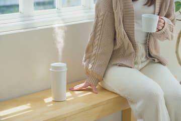 デスクにぴったりの加湿器！ 倒れにくい「Korobaan ポータブルスリム」がドウシシャから