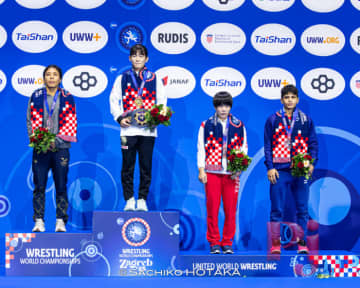 ＜レスリング＞【写真集】2025年世界選手権／女子53kg級・村山春菜（自衛隊）－決勝・表彰式