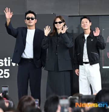 【PHOTO】ハ・ジョンウ＆コン・ヒョジンら、映画「上の階の人たち」オープントークに出席