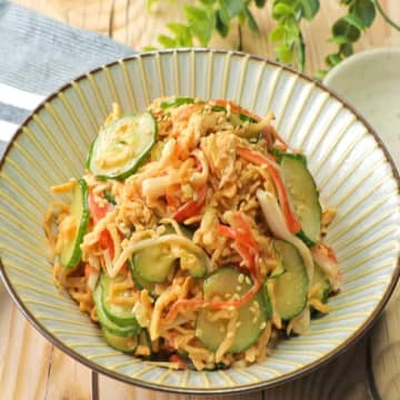 【切り干し大根はこうやって食べてみて】「煮物より好き！」「冷蔵庫にあったら安心なやつ」切って和えるだけの簡単副菜レシピ