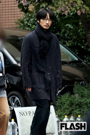 綾野剛、岡田准一も思わず「安心」の“筋肉キャラ”への激変に広がる衝撃…明かしていた「役作り」と「食トレ」
