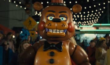 恐怖のピザ店から1年後、新たな“怖かわ”マスコットが襲来！『ファイブ・ナイツ・アット・フレディーズ２』2026年1月23日公開