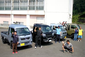 ワンピースタイプのロッド（釣竿）を軽トラにスマート積載 ダイハツ・ハイゼットジャンボ【みんなのクルマ】
