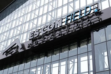 エスコンに“グラビア殿堂入り美女”　夫は西武内野手…子連れで観戦報告「可愛すぎ」