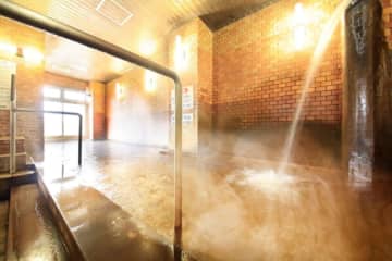 【9～11月限定！30％オフキャンペーン開催】昇仙峡の紅葉とセットで楽しみたい！竜王ラドン温泉 湯ーとぴあ｜山梨県甲斐市