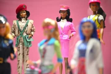 “髪の毛のないバービー”、込められた思いに「素晴らしい取り組み」と反響 →「ただのおもちゃじゃなくて……」