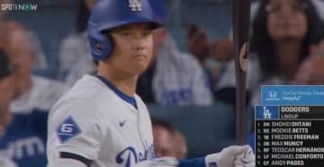一体、何が起きた？ 大谷翔平、挨拶直後に“突然のハプニング”「いきなり？」「どうした」相手投手がマウンドから降りる… ファン騒然