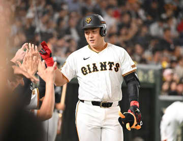 【巨人】岡本和真の２打席連続アーチ呼んだ？　原辰徳前監督とのキャッチボールに「ナイスボールでした」