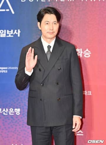 イ・ビョンホン＆キム・ゴウン「第34回釜日映画賞」で主演俳優賞に！チョン・ウソンも騒動経て公の場に登場