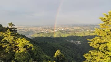 “世界一の登山者数”を誇る高尾山に魅了された神に密着！