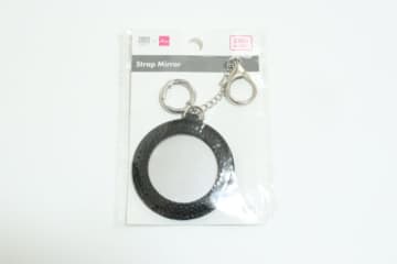 ダイソーのコレ名品すぎて手放せん♡バッグにつけとくと何かと便利なストラップ