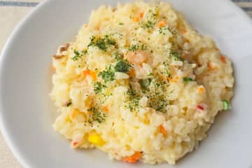 冷凍えびピラフがレンチンだけで「絶品リゾット」に　ニチレイ公式レシピに感動