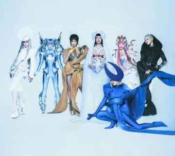 XG、独自のショーをテーマにした最新シングル「GALA」MV公開 TikTok「Song Card」機能開始も
