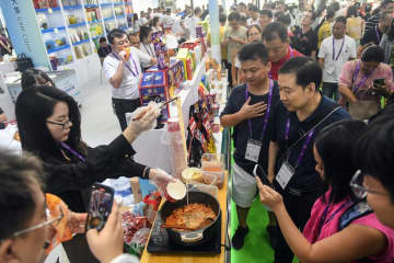 中国ASEAN博覧会で柳州タニシビーフンが人気に　南寧市