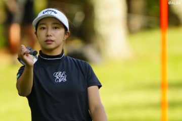 ＜中間速報＞ルーキー・六車日那乃が単独首位　加藤麗奈ら1差追走