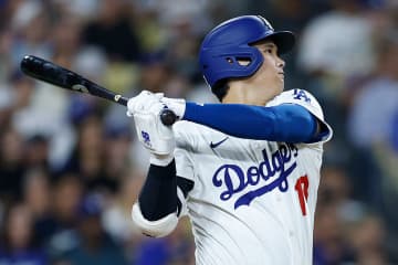 ドジャース・大谷翔平が2試合ぶりの52号逆転3ラン！　本拠地ラスト登板のカーショーに捧げる一撃