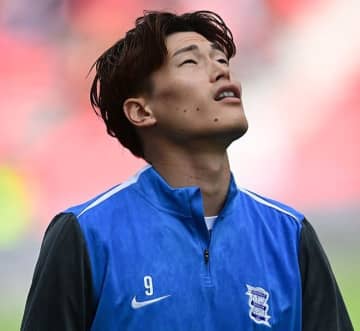 「開幕数週間で最も失望させられた」まさかの開幕５試合無得点…日本代表FWに厳しい声。ついにスタメン落ちの苦境「彼以上に大きなチャンスを逃した選手はいない」