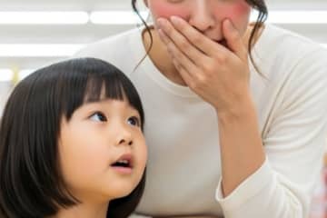 もう笑うしかない…！　子供のせいで大恥かいたエピソード「義父母宅に着いた瞬間…」