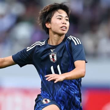 「信じられないゴールだ」華麗な“シャペウ”から強烈弾！ なでしこエースFWのゴラッソにファン熱狂「すごすぎる」「最高の選手」