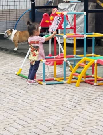 北斗晶、孫・寿々ちゃんとの癒やしの時間を報告「じーちゃんはまた、本を読んでと捕まりました」