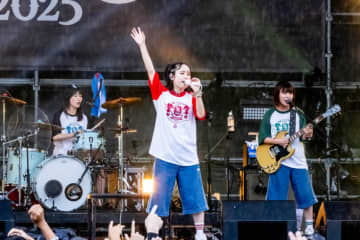 【速レポ】＜中津川 WILD WOOD 2025＞、サバシスターが告げた鮮烈な幕開け「今日一日良い日にしたいと思います！」
