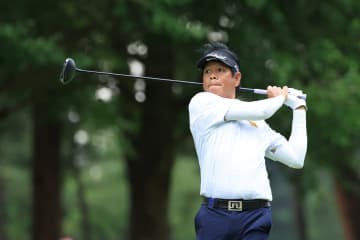 古庄紀彦が3打差3位で最終日へ スリロット首位堅守