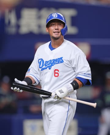 中田翔らしさ貫く豪快スイング　最後の打席は空振り三振もスタンドから大歓声　直後2回表の守備でボスラーに交代でベンチに下がる