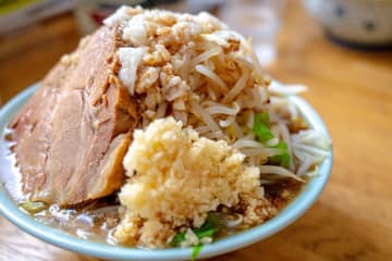 「うるせぇなバーカ」二郎系ラーメン店で店主が“逆ギレ”告発投稿にSNS大炎上…レビューにも批判が殺到
