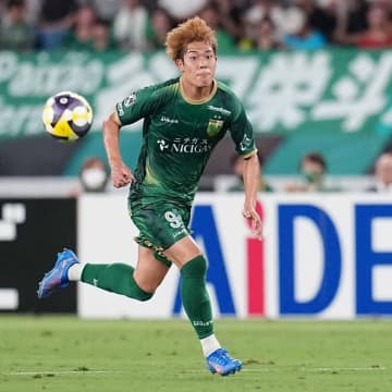 ようやく決めた！ こじ開けた！ 東京Vが“５試合ぶり”の得点。セットプレーから染野唯月がヘッドで今季３点目！
