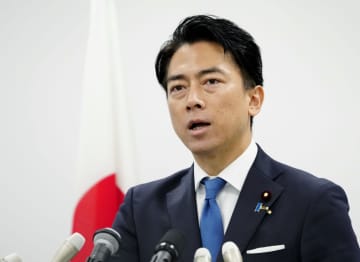 小泉進次郎氏、賃金増へ経済優先　総裁選5人が出そろう