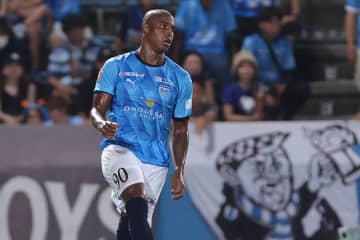 逆天王山は横浜FCに軍配　アダイウトンの理不尽ミドル炸裂…新潟は監督交代後まさかの1分9敗