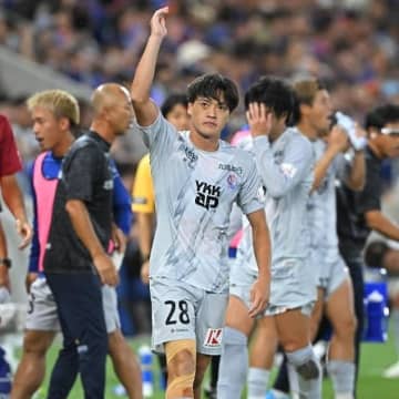J２で衝撃！ 富山MFが“60メートル級”の超ロング弾！ ２位の長崎相手に思わず息をのむ一撃を決める！