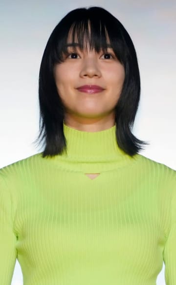 のん「大好きな」人気俳優との2ショット公開→「嬉しさ隠しきれてないお顔」「親子みたい」と反響