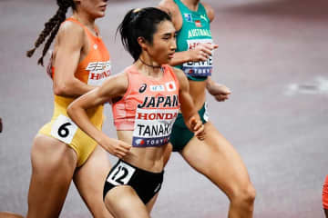 田中希実、5000m完全燃焼12位　レース後は大の字に倒れる…予選アシストした山本有真も声援【東京世界陸上】