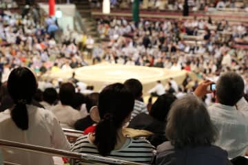 【大相撲九月場所】人気力士の熱戦を遮る”観戦客”の『怒鳴り声』…対決開始直前の”迷惑行為”にネットで批判殺到「極めて邪魔」「集中力を高めている時とかに声を出すな」「その場で摘み出して出禁でいいのに…」