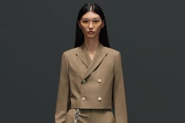 ハイク 2026年春夏コレクション - 都会的なマリンルック