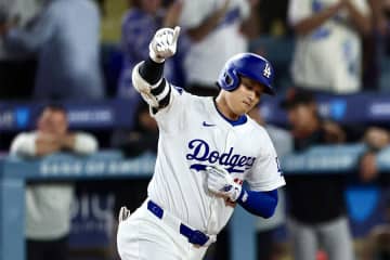 大谷翔平 2試合連続の52号逆転3ラン！本塁打王争いでシュワバーに1本差！