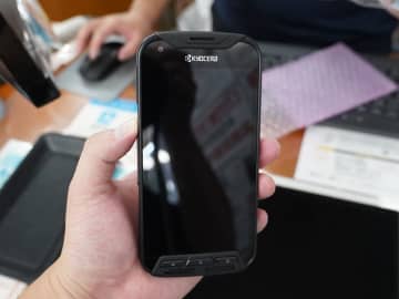京セラの高耐久スマホ「DURA FORCE PRO」が6,980円、中古品が大量入荷