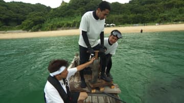 『DASH島』新発見の海底洞窟へ！探査用の潜水装置づくりに四苦八苦も泳げなかったリチャードが…