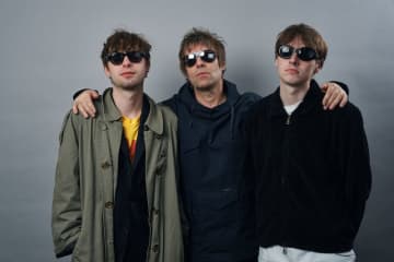 “ノエルは最高の曲を書くが、俺ほど上手く歌えない”『リアム・ギャラガー in ロックフィールド オアシス復活の序章』予告編