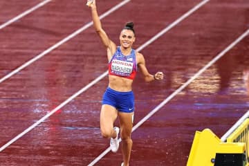 「反則レベルの差あるな」マクローフリン擁するアメリカ、２位と“２秒64差”で女子マイルリレー圧勝！ファンから「強すぎ」の声続出【世界陸上】