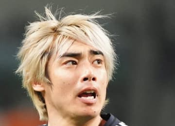 万雷の拍手!日本代表MF伊東純也、ゲンク復帰後初ゴール。『10番』が左サイド起用に応えて昨季王者から