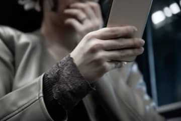 先輩のミスで旅行補助金がパーに…後日「1万円お願いします」衝撃の請求LINEで縁を切った女性