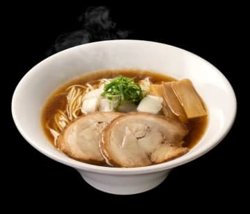 セブン-イレブン 客が操作、蒸式ロボで本格麺 万博西ゲート店で提供