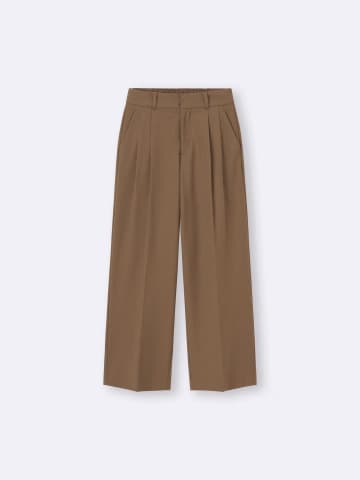 【GU】買い足すならブラウンの「タックワイドパンツ」