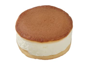 ふんわりしっとりのどら焼生地に、乳のコクを感じるホイップクリームだけをたっぷり挟んだ! セブン‐イレブンが和洋折衷スイーツ「ホイップだけどら」を発売