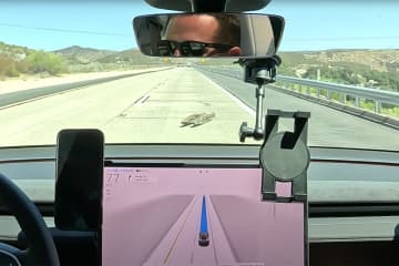 テスラのファン、マスクが2017年に実現と主張した「自動運転でアメリカ横断」に挑戦して初日に事故