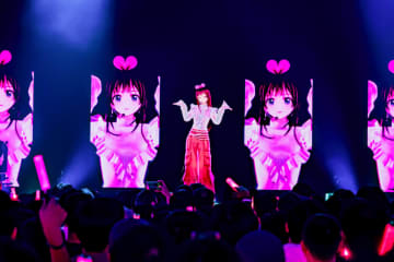 【ライブレポート】KizunaAI×星街すいせい、奇跡の共演も実現した＜Homecoming＞