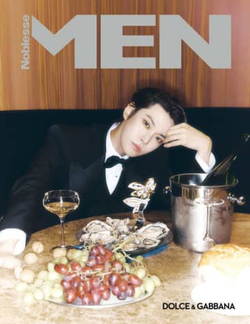 「NCT」ドヨン、タキシードにアニマル柄コートまで..致命的なセクシーさ