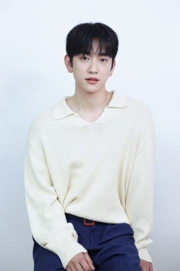 GOT7 ジニョン、誕生日を迎え…国際援助団体NGOに約1000万円を寄付